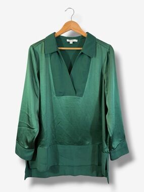 Chico's Size 2.5 Emerald Green Satin V-Neck Blouse